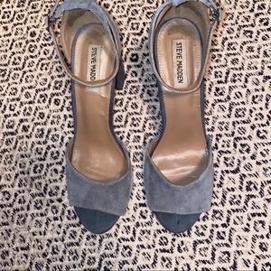 Cute baby blue heeled shoe with strap Steve Madden